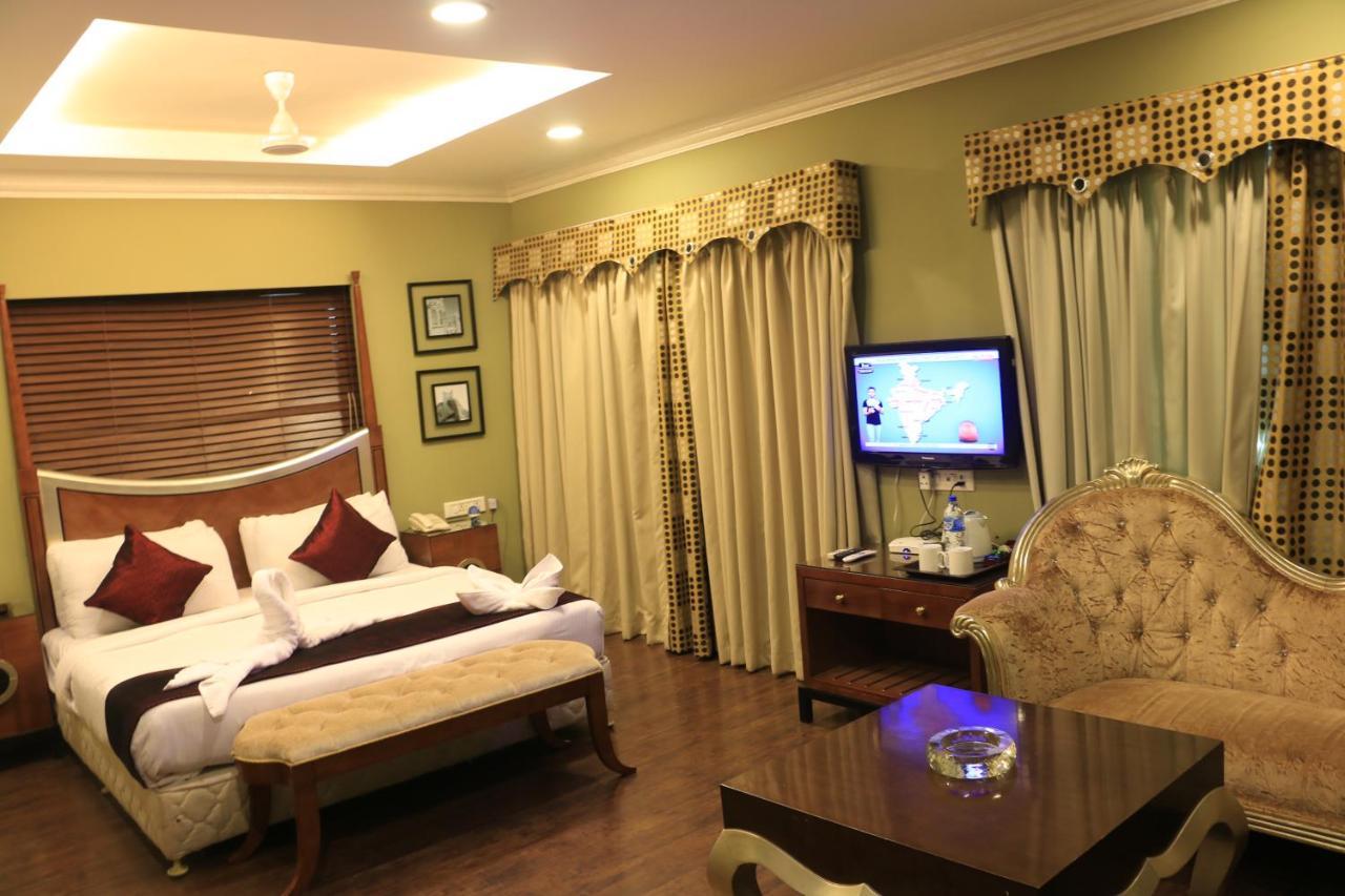 Jalsa Hotel & Banquets,อินดอร์ ภายนอก รูปภาพ