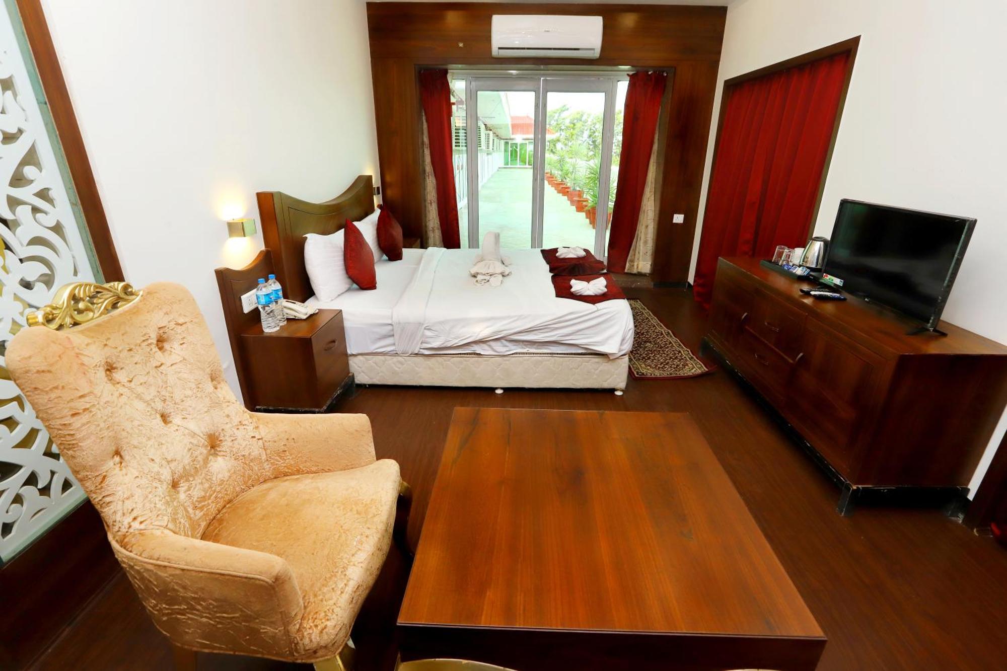 Jalsa Hotel & Banquets,อินดอร์ ภายนอก รูปภาพ