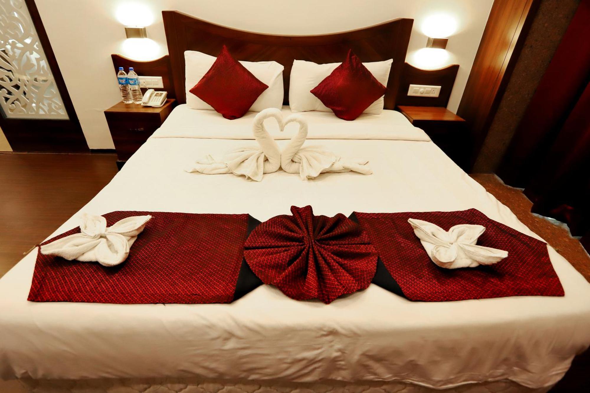 Jalsa Hotel & Banquets,อินดอร์ ภายนอก รูปภาพ