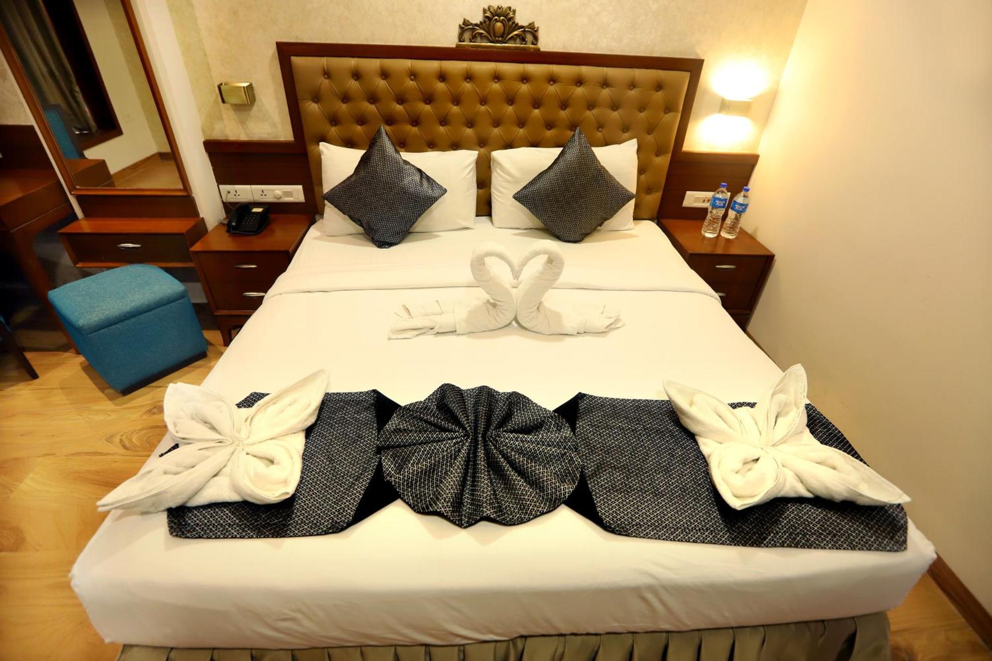 Jalsa Hotel & Banquets,อินดอร์ ภายนอก รูปภาพ