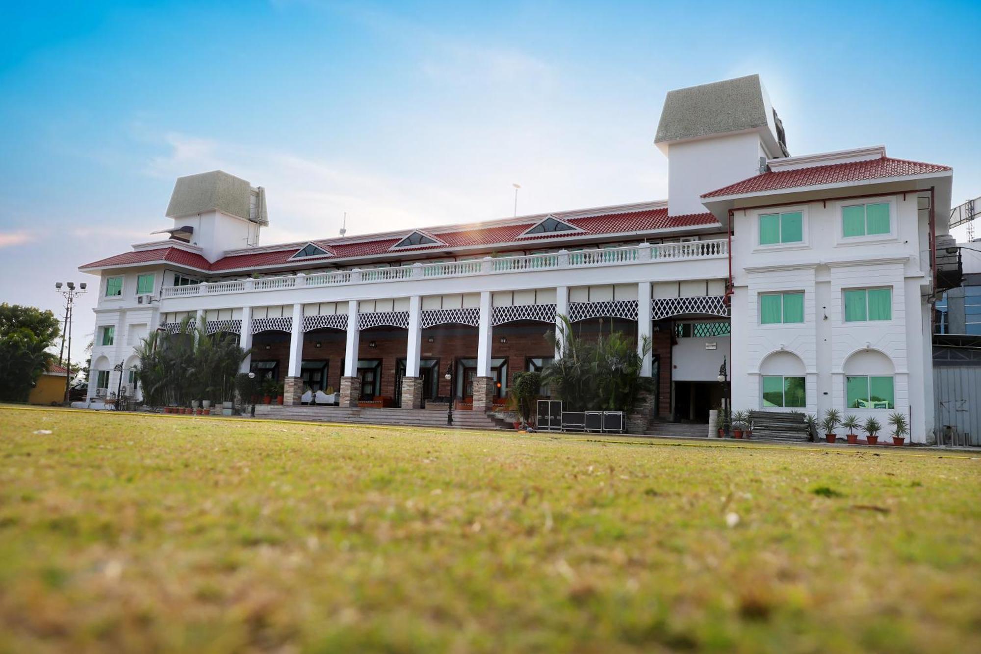 Jalsa Hotel & Banquets,อินดอร์ ภายนอก รูปภาพ