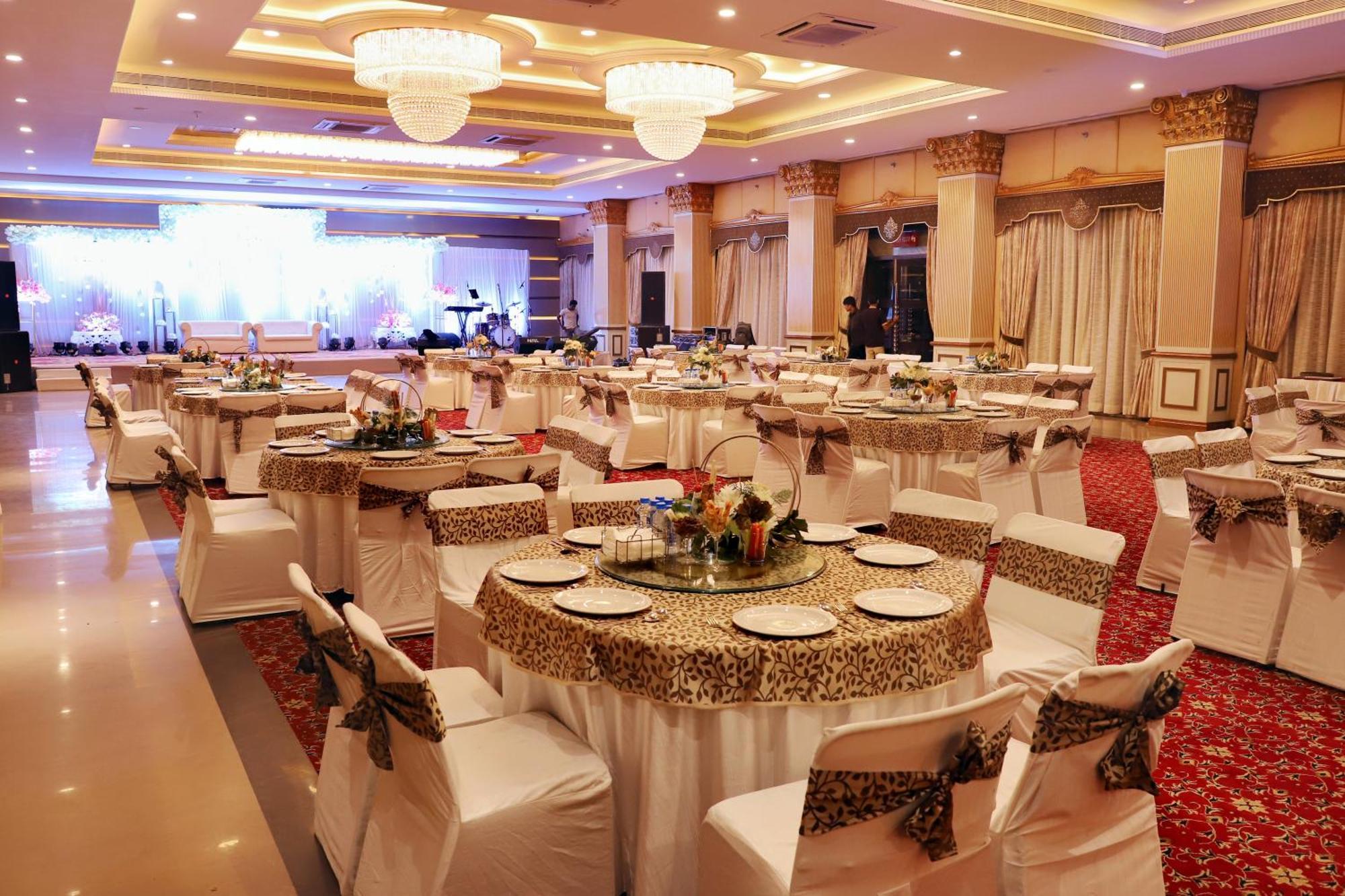 Jalsa Hotel & Banquets,อินดอร์ ภายนอก รูปภาพ
