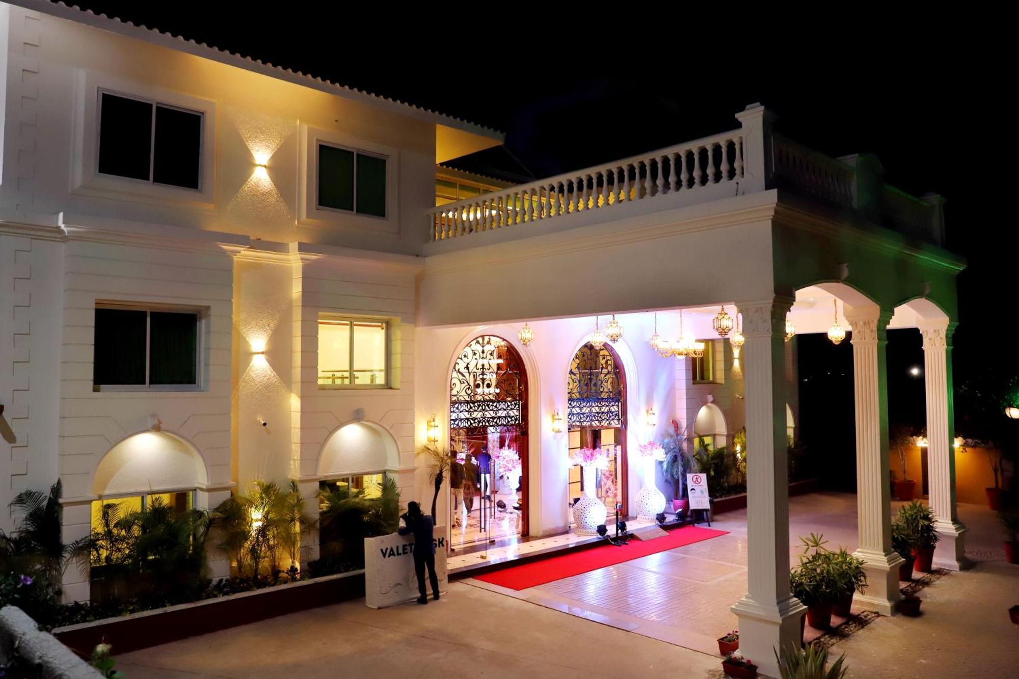 Jalsa Hotel & Banquets,อินดอร์ ภายนอก รูปภาพ