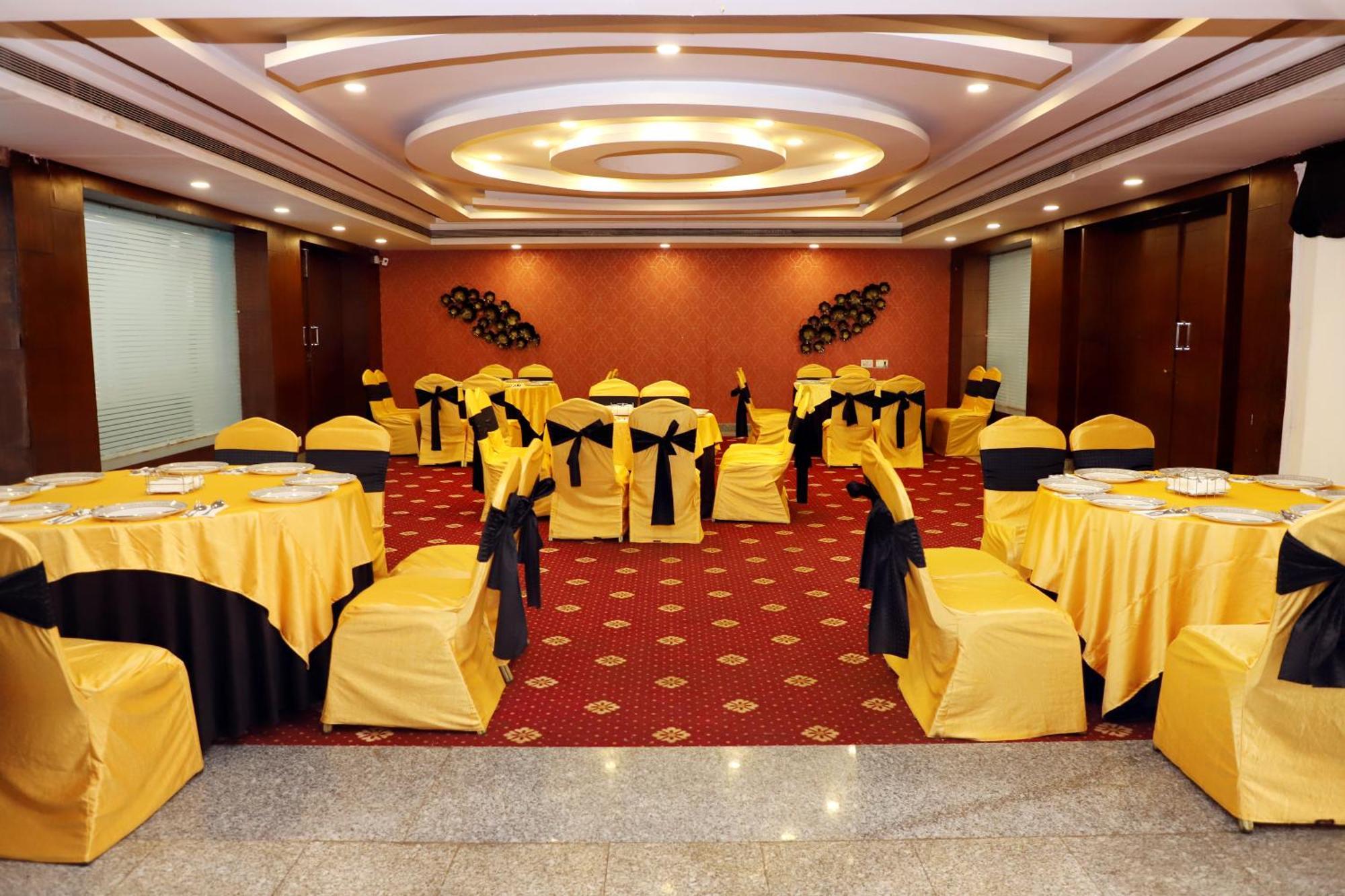Jalsa Hotel & Banquets,อินดอร์ ภายนอก รูปภาพ